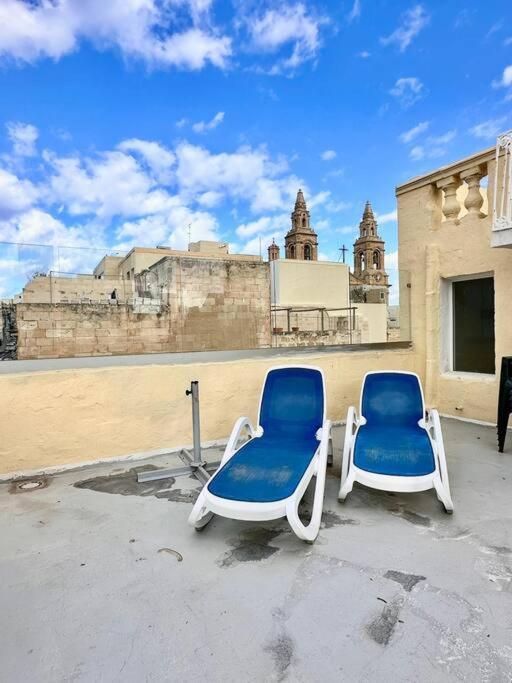 Charming Townhouse With Rooftop Sliema