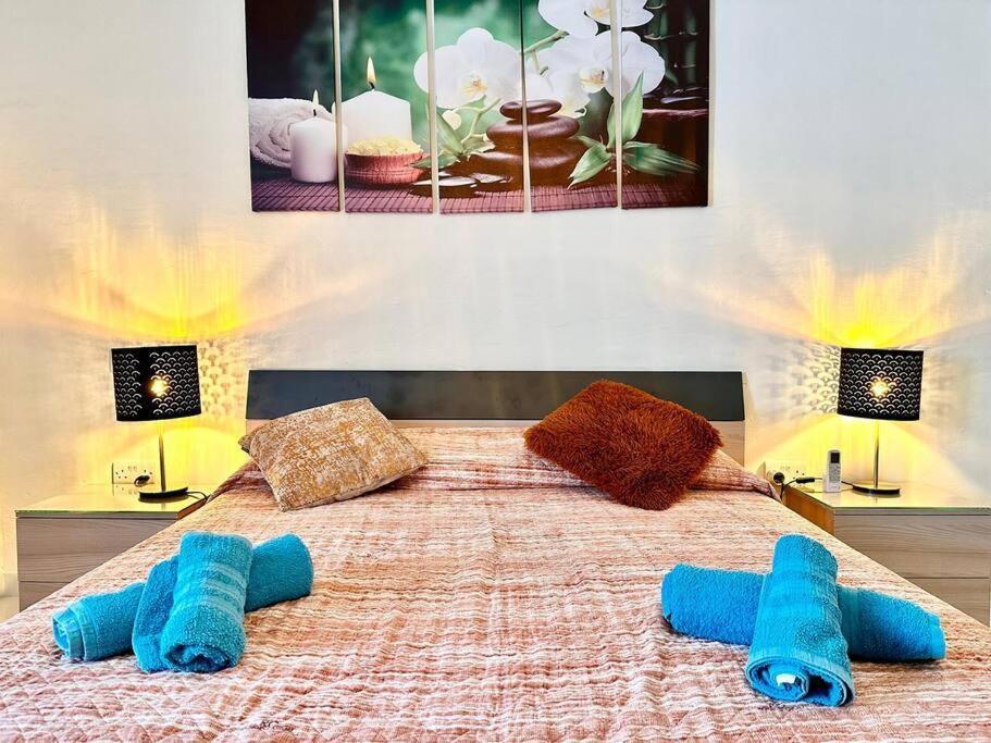 Charming Townhouse With Rooftop * Sliema