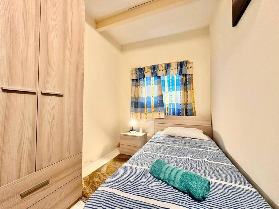 Charming Townhouse With Rooftop Sliema